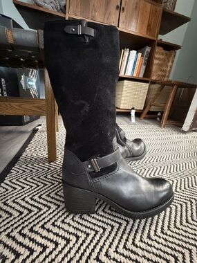 Clarks (9M) leather & suede moto style boots, nearly new.